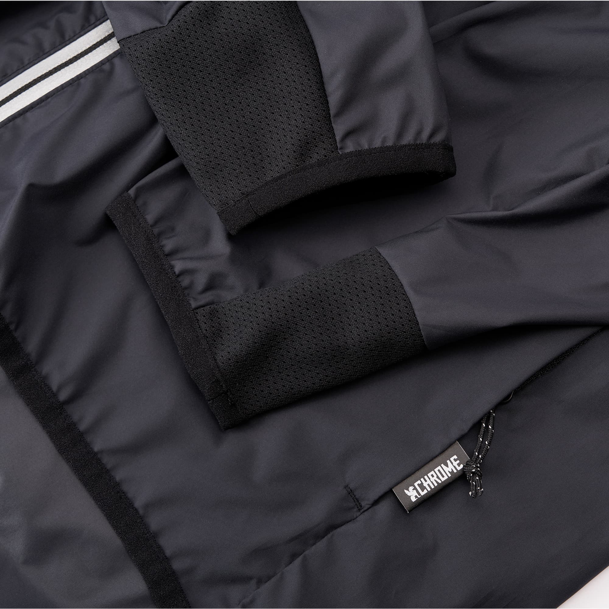 À l'Épreuve de la Pluie : 3 Vestes pour Braver les Éléments