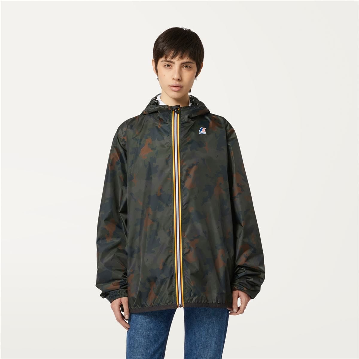 À l'Épreuve de la Pluie : 3 Vestes pour Braver les Éléments